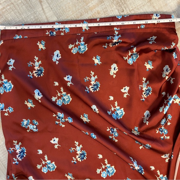 NWOT ASOS design satin drape midi skirt with thigh split in rust floral - Picture 7 of 7